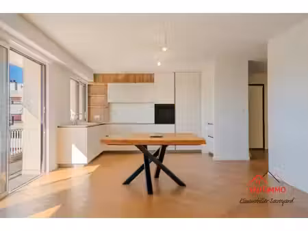 appartement 134 m² au dernier étage avec vue sur le salève