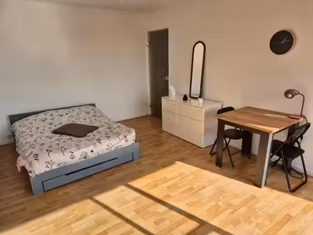 location meublée appartement 1 pièce 26 m² à nantes (44000)  565 €