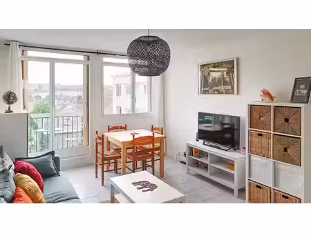 location meublée appartement 3 pièces 58 m² à poissy (78300)  1 200 €
