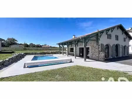 maison avec piscine et terrasse arsague (40)