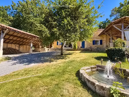 maison à vendre bassillac 7 pièce(s) 213m2 448 000€