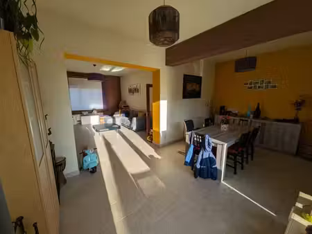 maison chaleureuse et lumineuse en très bon état