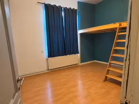 studio à louer ( prix charges comprises )