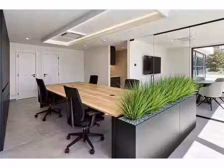 bureau clé en main & entièrement aménagé – 80 m² – parking