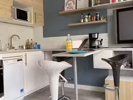 location meublée appartement 1 pièce 11 m² à pierre-benite (69310)  550 €