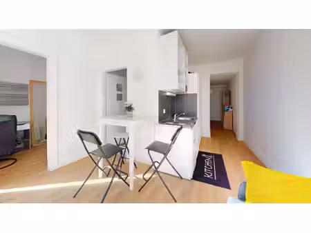 a vendre joli 2 pièces lumineux