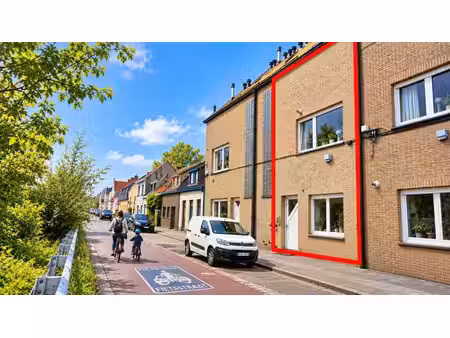 moderne studio/appartement te huur aan de trekweg in gent...
