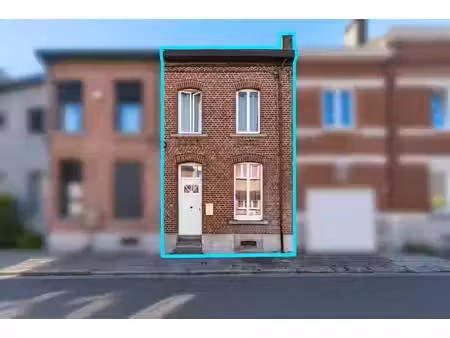 spacieuse maison avec terrasse et jardin en bon etat