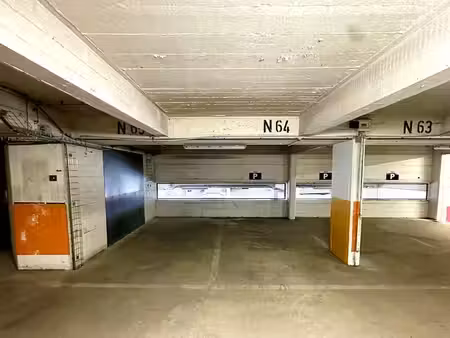 ?️ place parking – quartier stéphanie/louise
