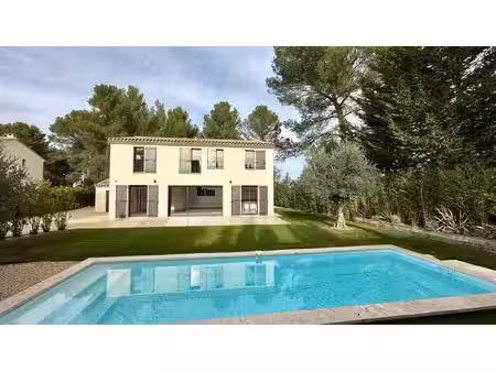 éguilles villa contemporaine prestations haut de gamme domaine sécurisé