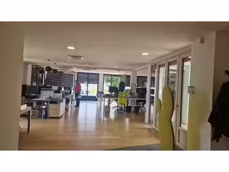 vente entrepôt 10500m²