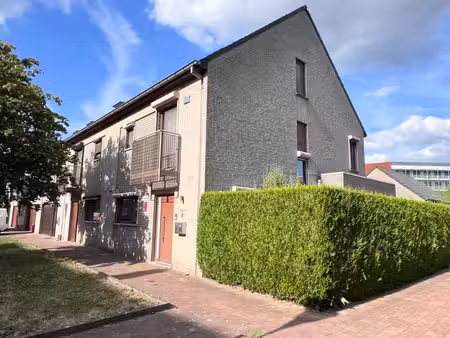villa 3 façades  5 chambres avec jardin  terrasse et garage