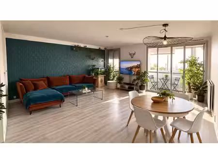 grand appartement t5 de 107m2 dans résidence calme avec 2 ba