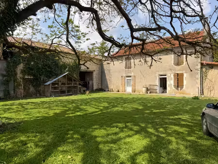 maison de 170 m2 avec grand jardin