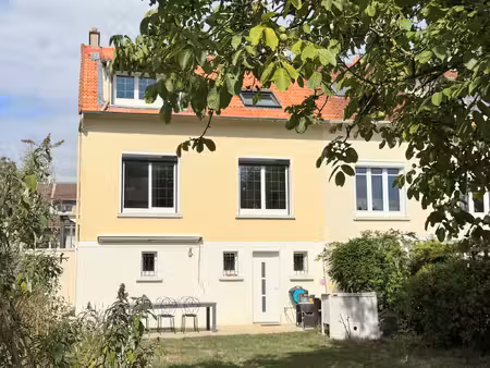 le mesnil-saint-denis – henriville – maison 130 m² – sous