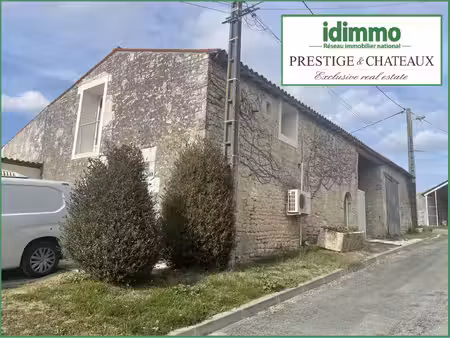 vente commerce 200 m² néré (17510)