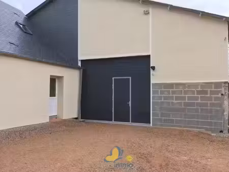 location parking 11.5 m² à falaise (14700)  65 €