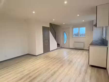 location maison 3 pièces 59.9 m² à bray (27170)  890 €