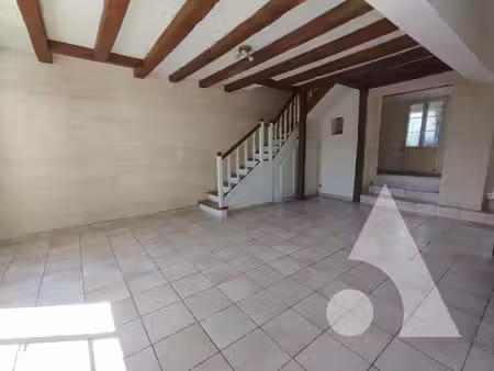 maison 3 chambres + bureau - garage - axe crepy compiègne