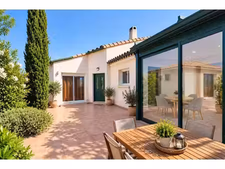 portes de lamalou-les-bains villa spacieuse avec véranda  jardin et dépendances