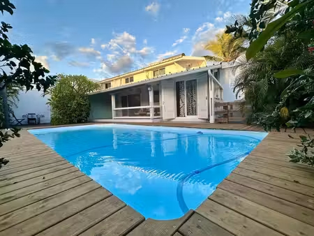 villa t6 130m² : piscine et duplex indépendant – létang-salé les bains