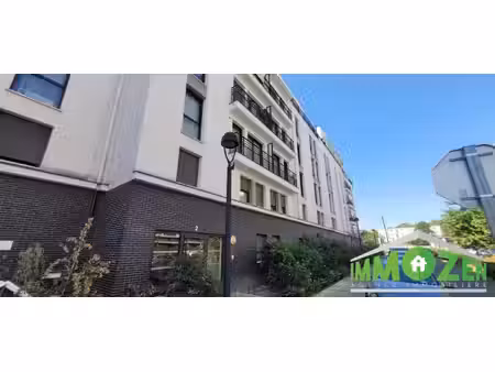 f3 meublé + balcon + parkings