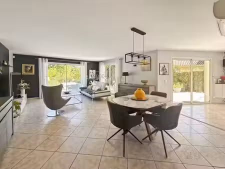 vente villa 4 pièces 122 m² à montaren-et-saint-médiers (30700)  545 000 €