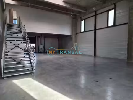 location local commercial