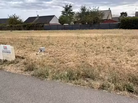 terrain à bâtir de 446 m² à nogent-le-roi (28)