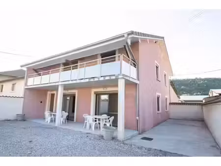 location maison 7 pièces 240 m² à beauvoir-de-marc (38440)