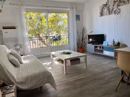 exclusivite - port la nouvelle - appartement lumineux t2 de 37m2 rénové au coeur du villag