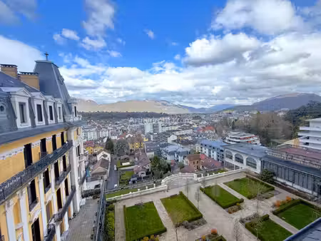 47m² standing  atypique  dernier étage  fraichement rénové  locatif  secondaire ou premier