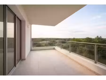 4 pieces lumineux avec balcon