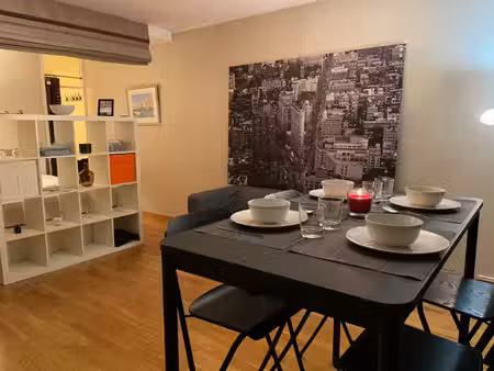 studio meublé rénové de 45 m² – quartier louise – peb c