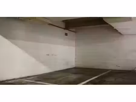garage en sous-sol à louer à bruxelles pour € 100