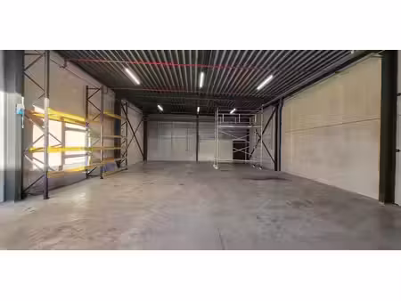 bâtiment d’entreprise à louer à meerhout pour € 990