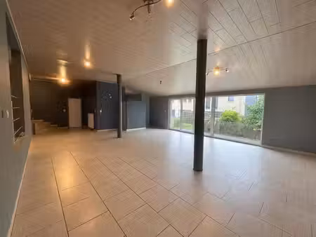 maison à louer à barbençon (6500)