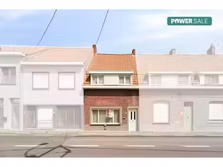 maison familiale avec jardin et beaucoup de potentiel à vend