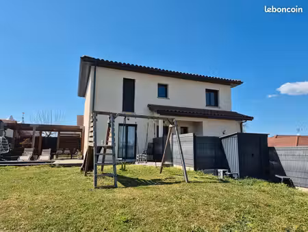 maison de 2020 avec piscine et climatisation – 110 m² – 4 chambres – dpe a