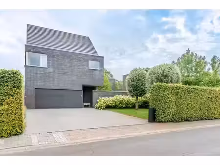 exclusieve villa met zwemvijver op een absolute toplocati...