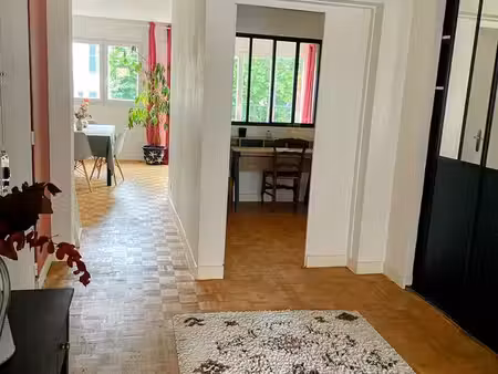 bel appartement - centre st rémy & corentin celton