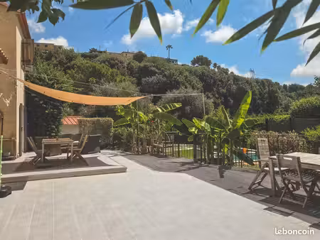 maison 6p 127 m² avec piscine  calme absolu et verdure  cagnes-sur-mer