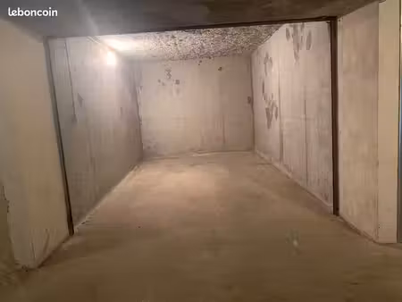 garage fermé pour voiture en sous-sol sécurisé zone bab2
