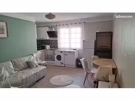 loue studio meublé