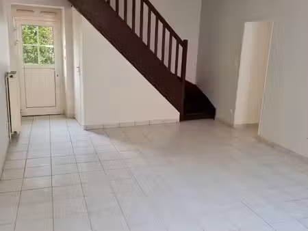 maison de ville t4 en duplex de 87 m2 - saint-amand-montrond