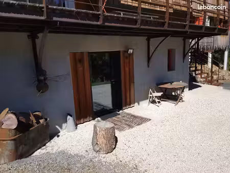 joli t2 meublé à st benoît