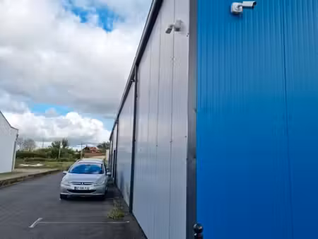 a louer garage 64m2