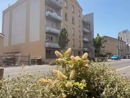 t3 de 62 m² climatisé avec balcon et parking - résidence récente avec ascenseur
