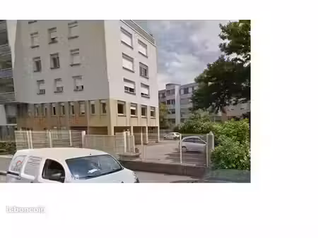 place de parking à louer – 45 /mois – lyon 8e (mermoz-pinel)