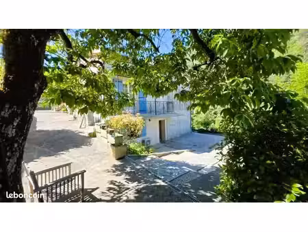 maison 5 pièces 210 m²